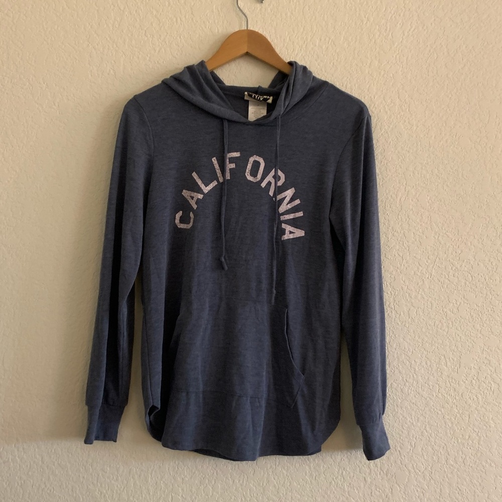 Hooded shirt